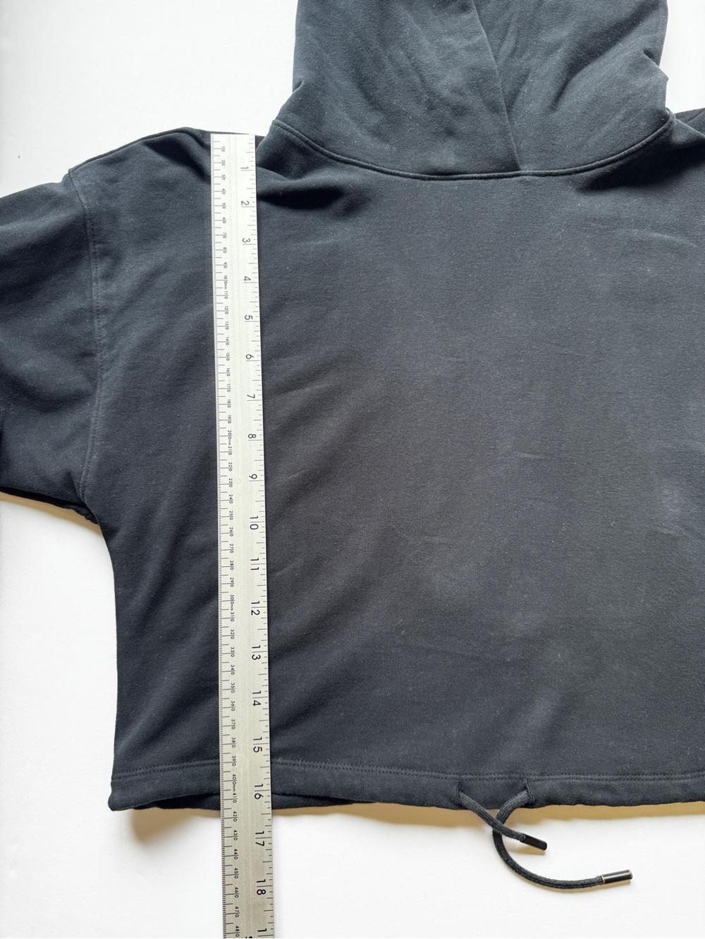 Aritizia The Group Babaton Weekender Hoodie Fleece Soft Cropped Black Sz XXS - Picture 9 of 15